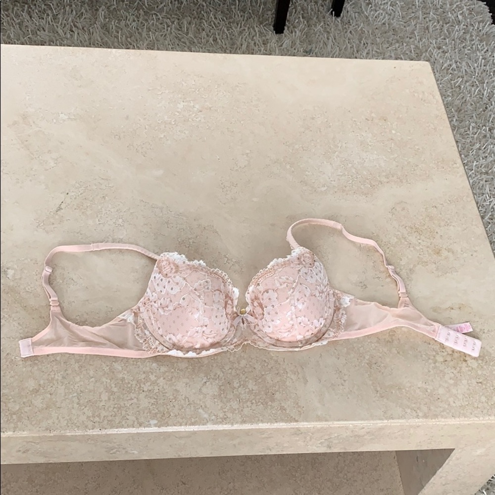 Victoria Secret lace lines bra
